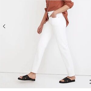 The Mid-Rise Perfect Vintage Straight Jean in Tile White